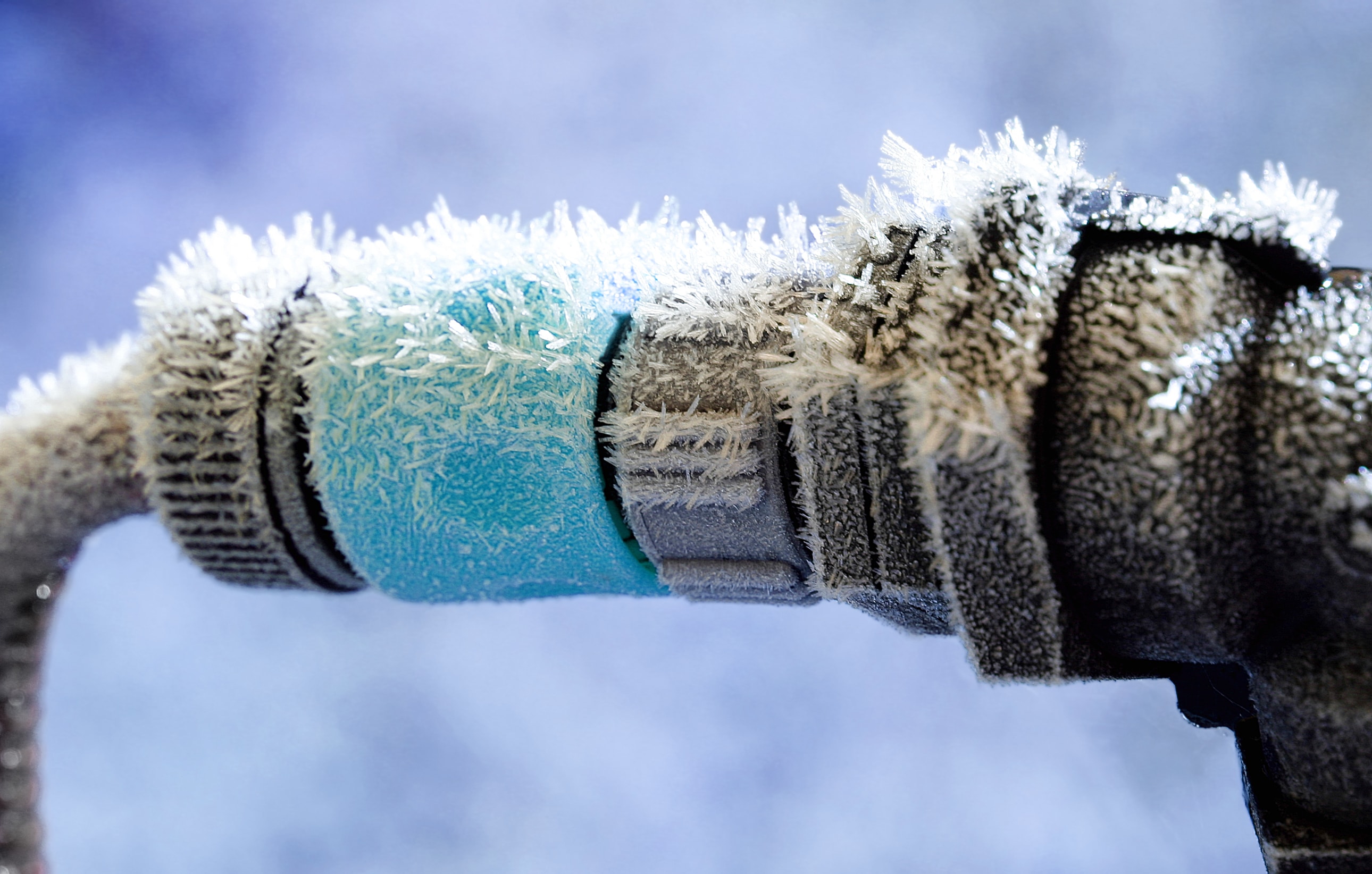 6 Ways to Prevent Frozen Pipes in Your Home This Winter